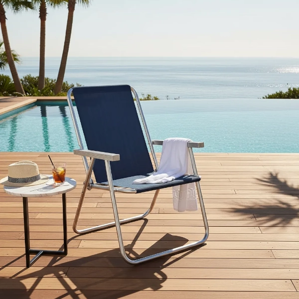 Cadeira de Praia e Piscina